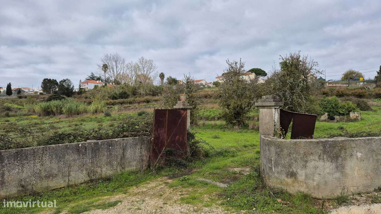 Casa em lote urbano mais 02 rústicos urbanizáveis com área total de...-12