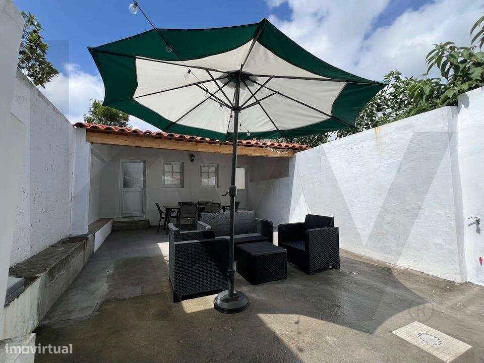 Moradia T5 com Licenciamento de Alojamento Local no Centro de Ponta De-20