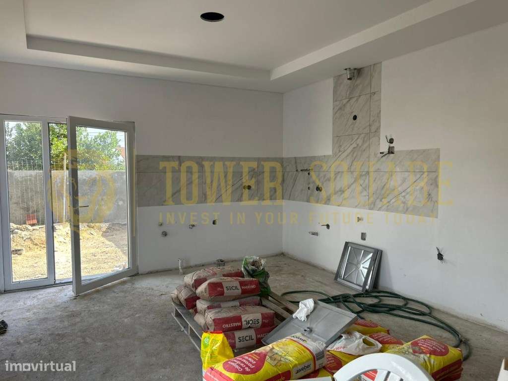 Moradia em fase de acabamento. - Grande imagem: 5/31