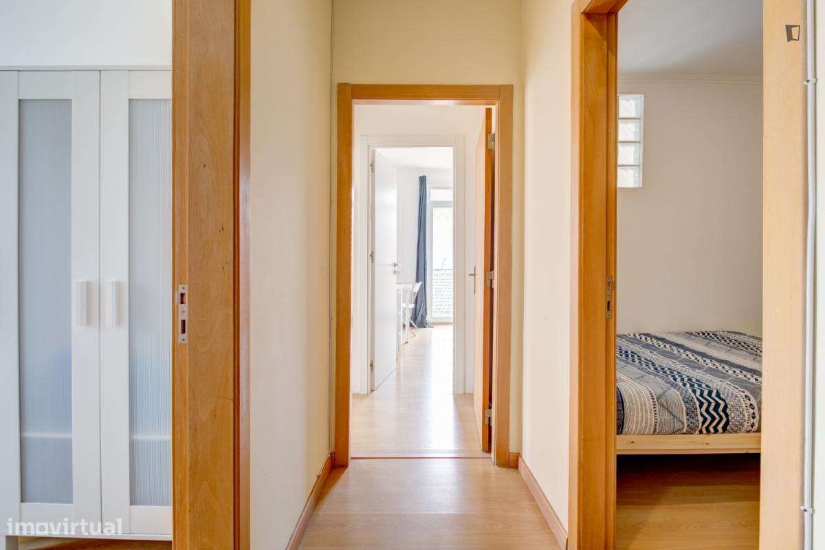 Quarto - localizado em Penha de França Lisbon - Grande imagem: 5/6