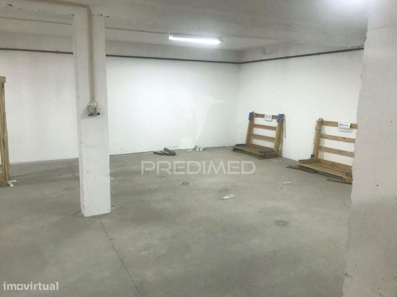 Armazém com terreno e escritórios em Alenquer - Grande imagem: 5/19