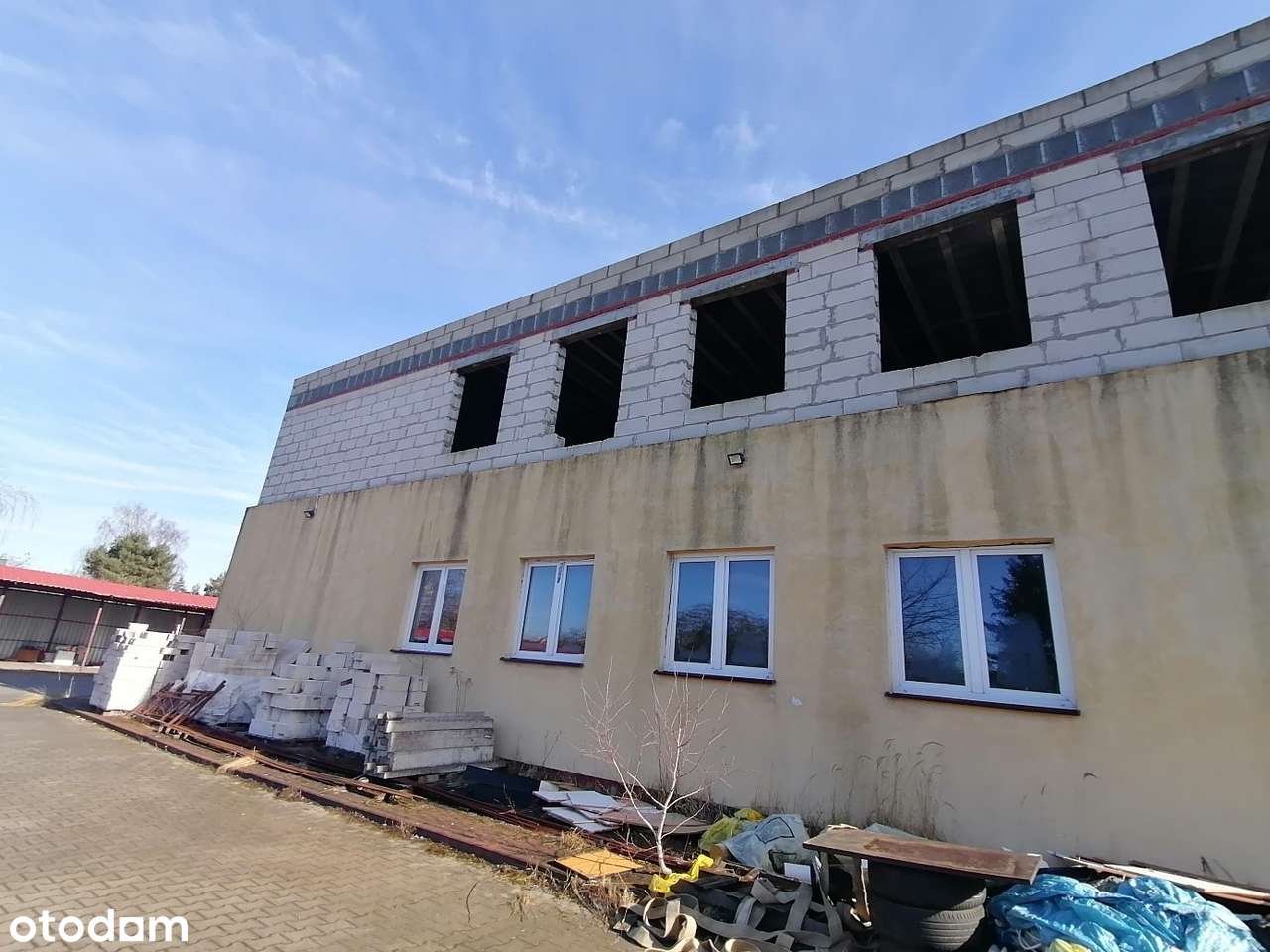 Budynek biurowo- użytkowy-0