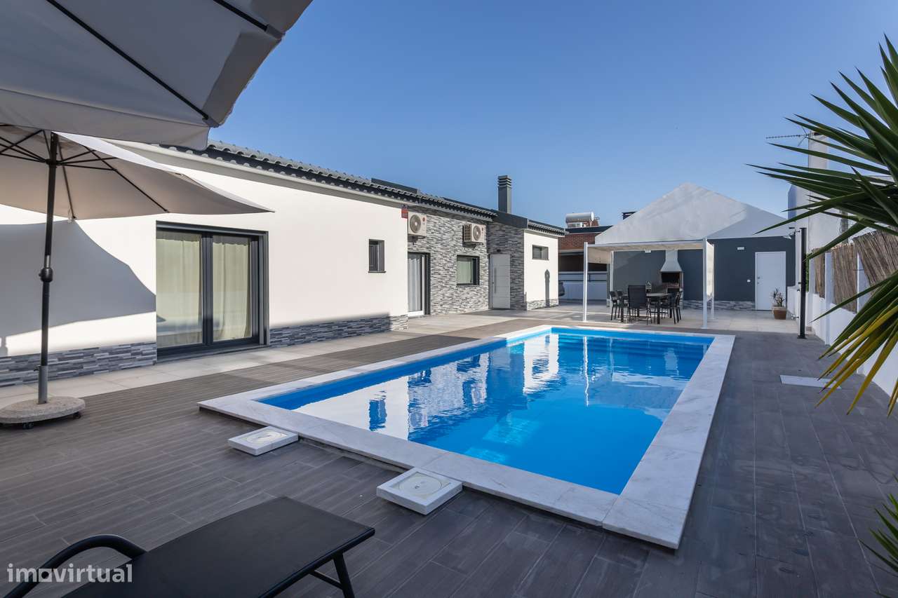 Fantástica moradia isolada T4 em Fernão Ferro-20