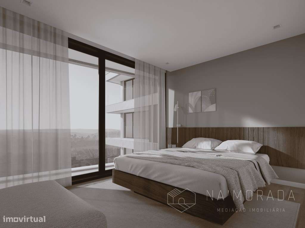 Apartamento T3 com terraço de 40m2 em São Félix da Marinha-11