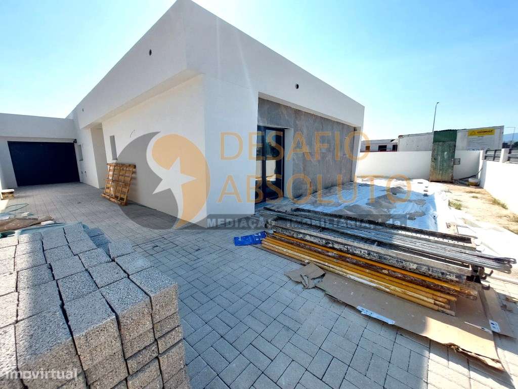 Moradia Térrea T3 Nova com Piscina e Garagem - Azeitão - Grande imagem: 3/54
