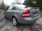 Volvo S40 2.4 - 11