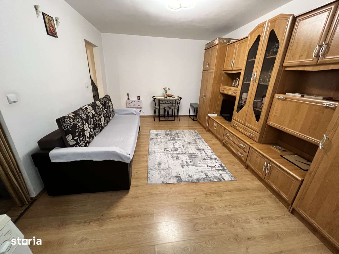 VÂND garsonieră, renovată ,zona Vasile Aaron-1