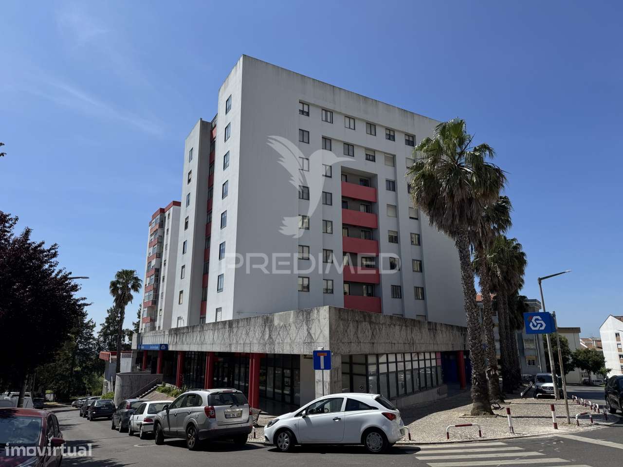 Apartamento T3 c/Garagem e Parqueamento - Grande imagem: 1/23