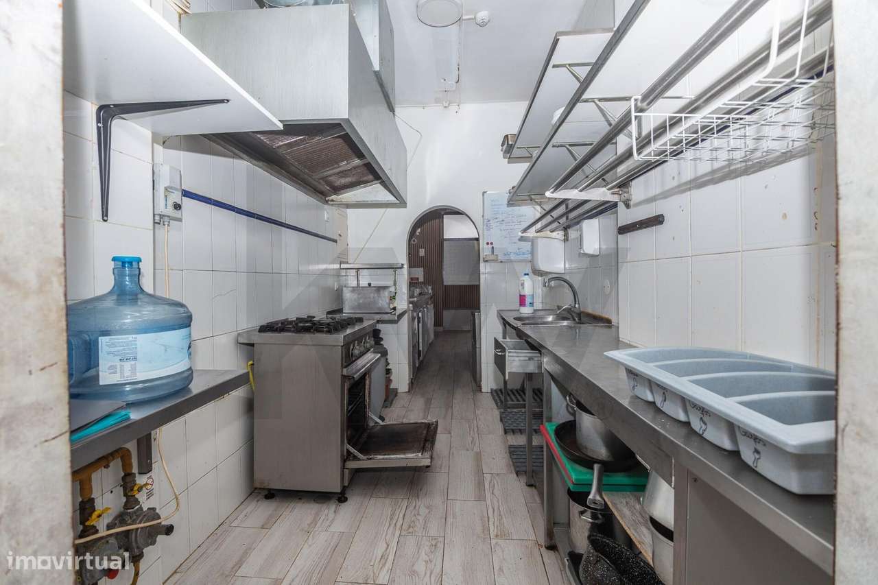 Loja - Snack Bar com esplanada para venda em Portimão-10