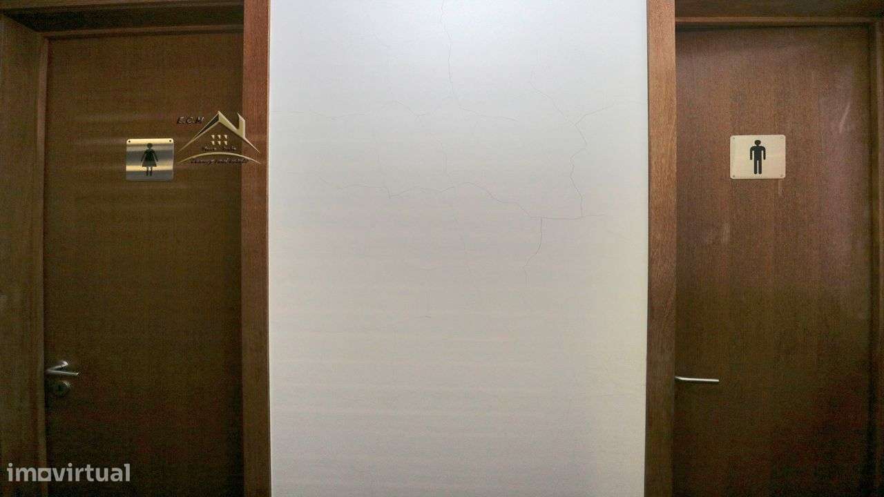 Restaurante "Castelo da Maia" Localizado em Zona Industrial,-20