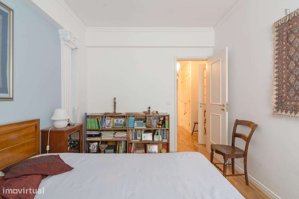 Quarto - localizado em Carnide Lisbon - Grande imagem: 4/9