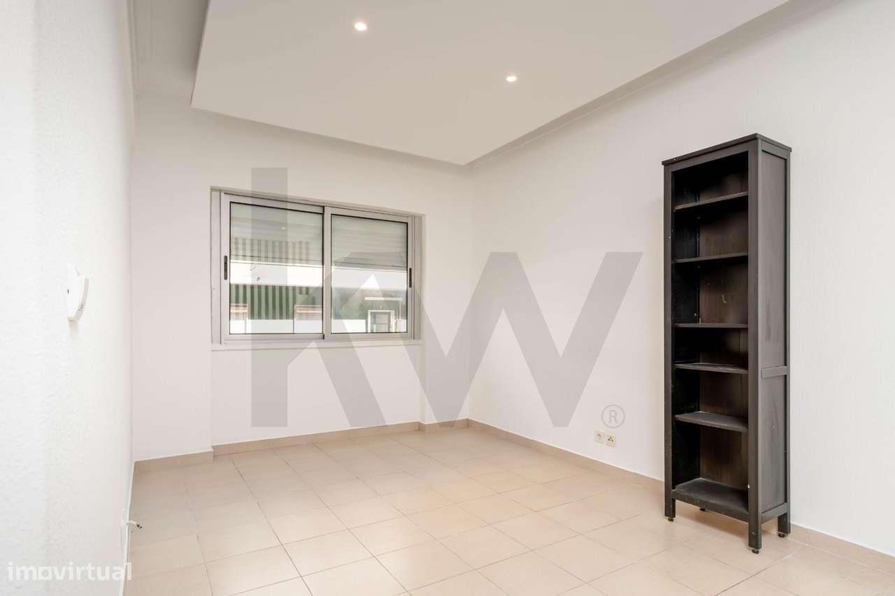 T2 com logradouro de 77m2 na Torre da Marinha – espaço, conforto e loc - Grande imagem: 4/27