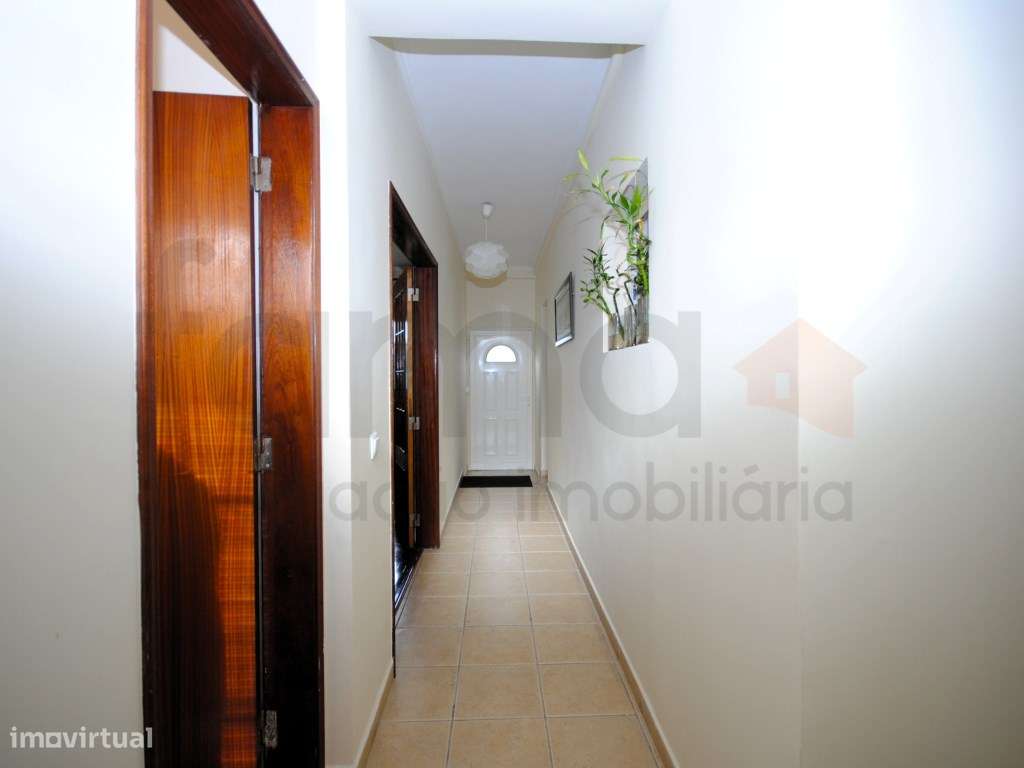 **Oportunidade Única: Moradia T6 à Venda!**-13