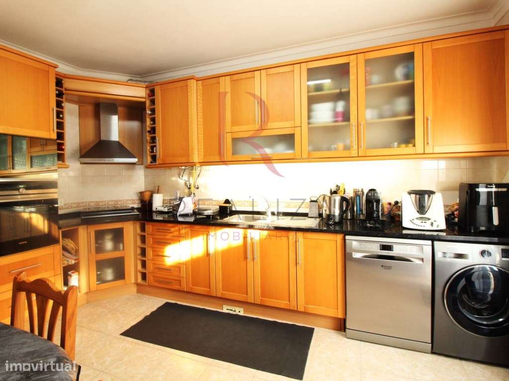 Apartamento T3 com terraço, parqueamento e arrecadação na Baixa da ... - Grande imagem: 5/27