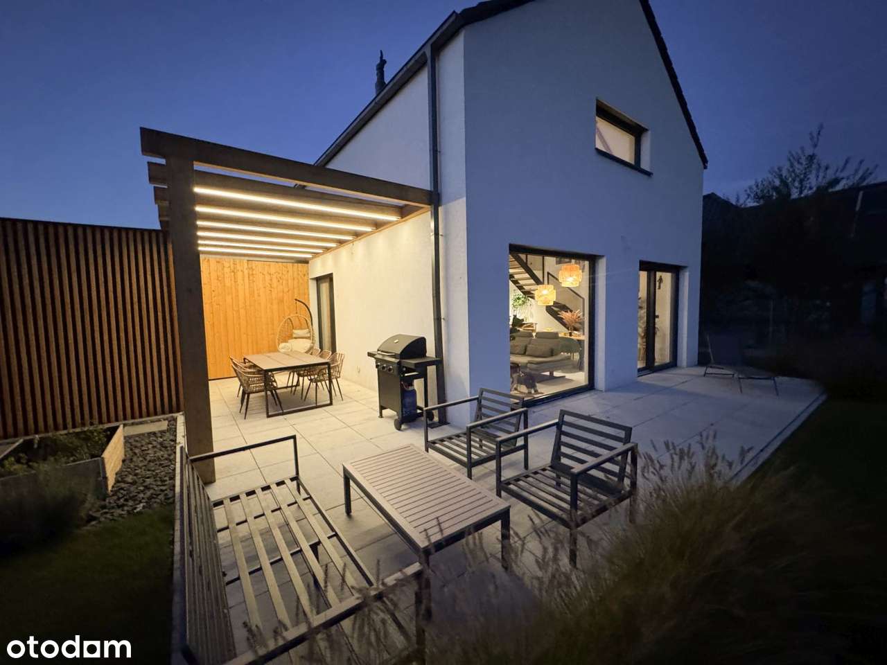 Wyjątkowy i nowoczesny dom samowytarczalny z antresolą, Lusówko-19