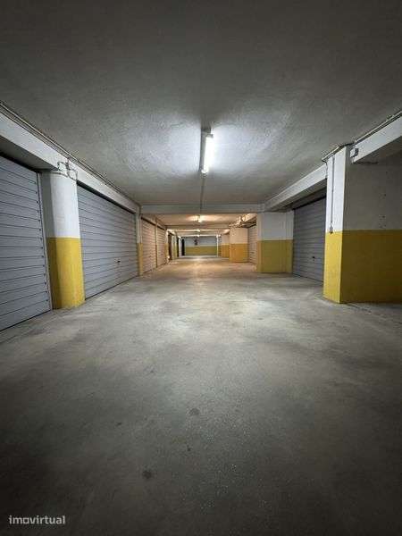 Arrenda-se garagem Pevidem, Guimarães - Grande imagem: 4/7