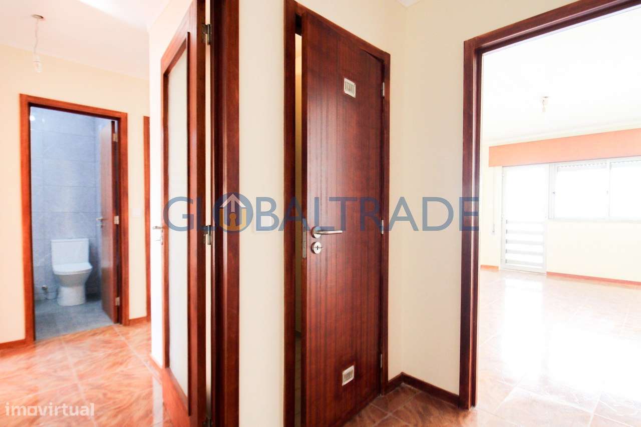 Apartamento T3 com Garagem Box em Vila D'Este-30