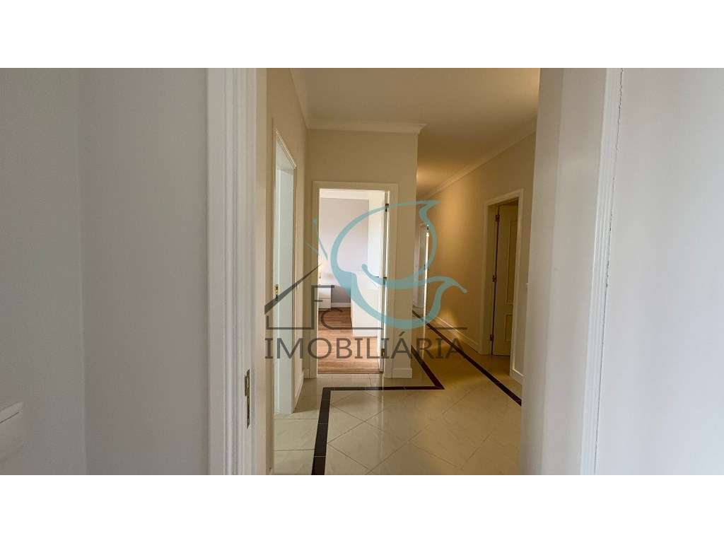 Moradia T5 com Vista para a Serra em Alenquer-45