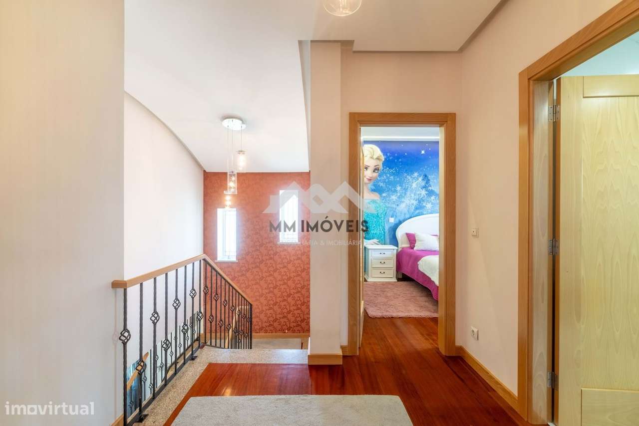 Moradia T4 | Piscina | Jardim | 4 frentes | Praia Fluvial-29