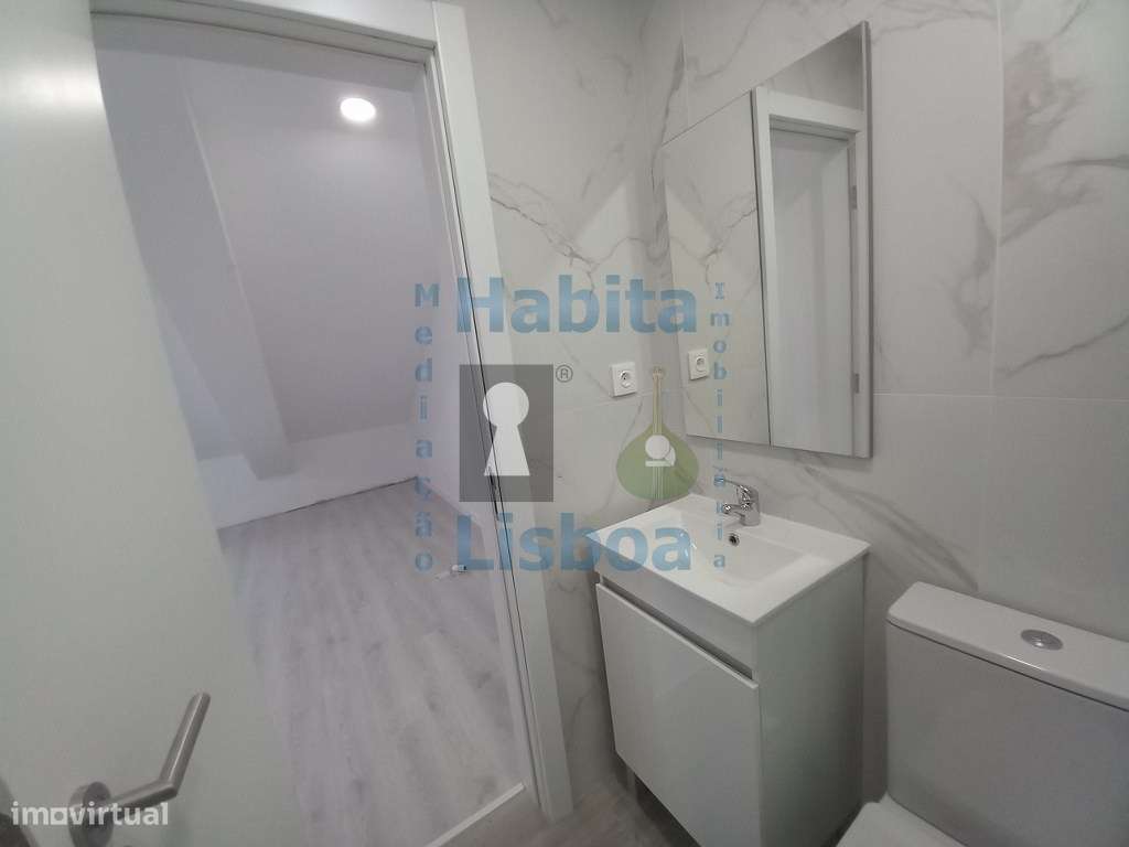 Duplex T3 Com Terraço junto à Praia Costa da Caparica-42