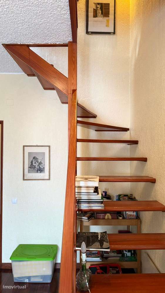 Moradia T6 - 220m2 - 3 pisos - 2 garagens - Barro - Pinheiro de Loures-39