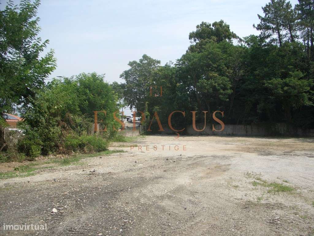 Terreno com viabilidade de construção 3 moradias - Grande imagem: 5/23