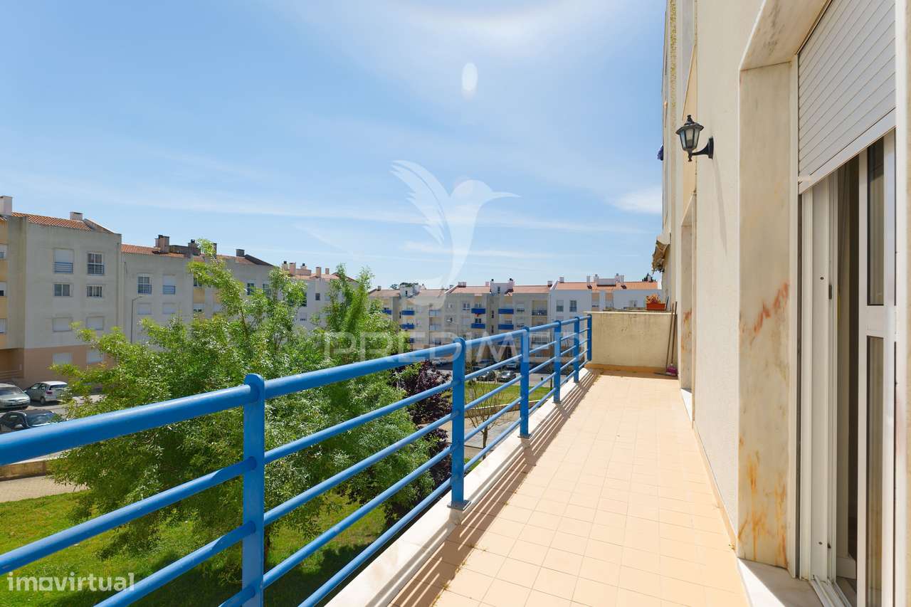 T3 em excelente estado com varanda, perto de Loures e acessos a Lisboa-17