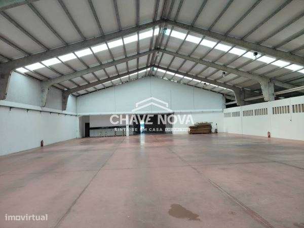 Armazém Renovado em Milheiros, Maia - Grande imagem: 5/7