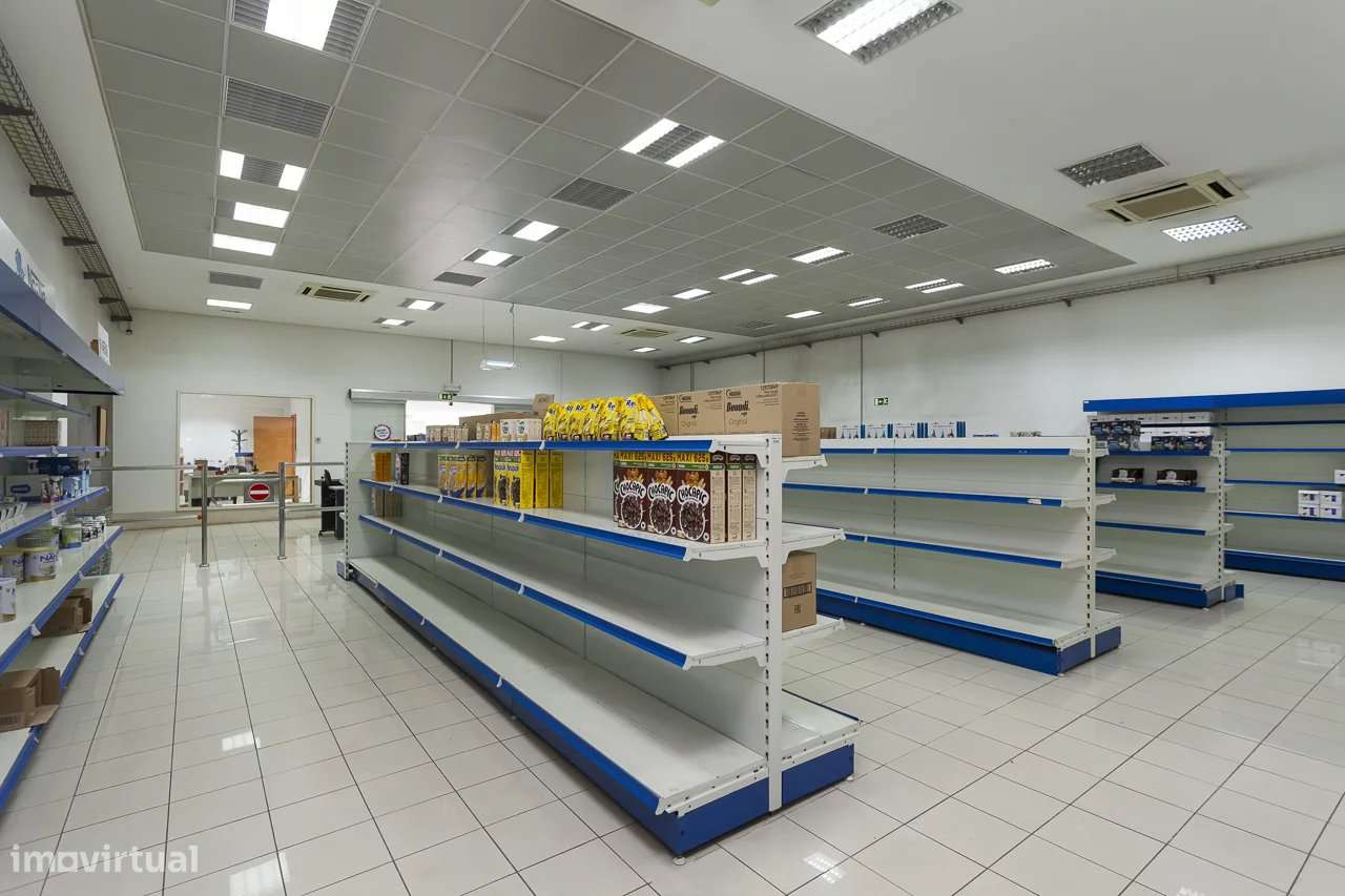 Espaço versátil para loja, armazenagem e escritórios em Perafita - Grande imagem: 2/28
