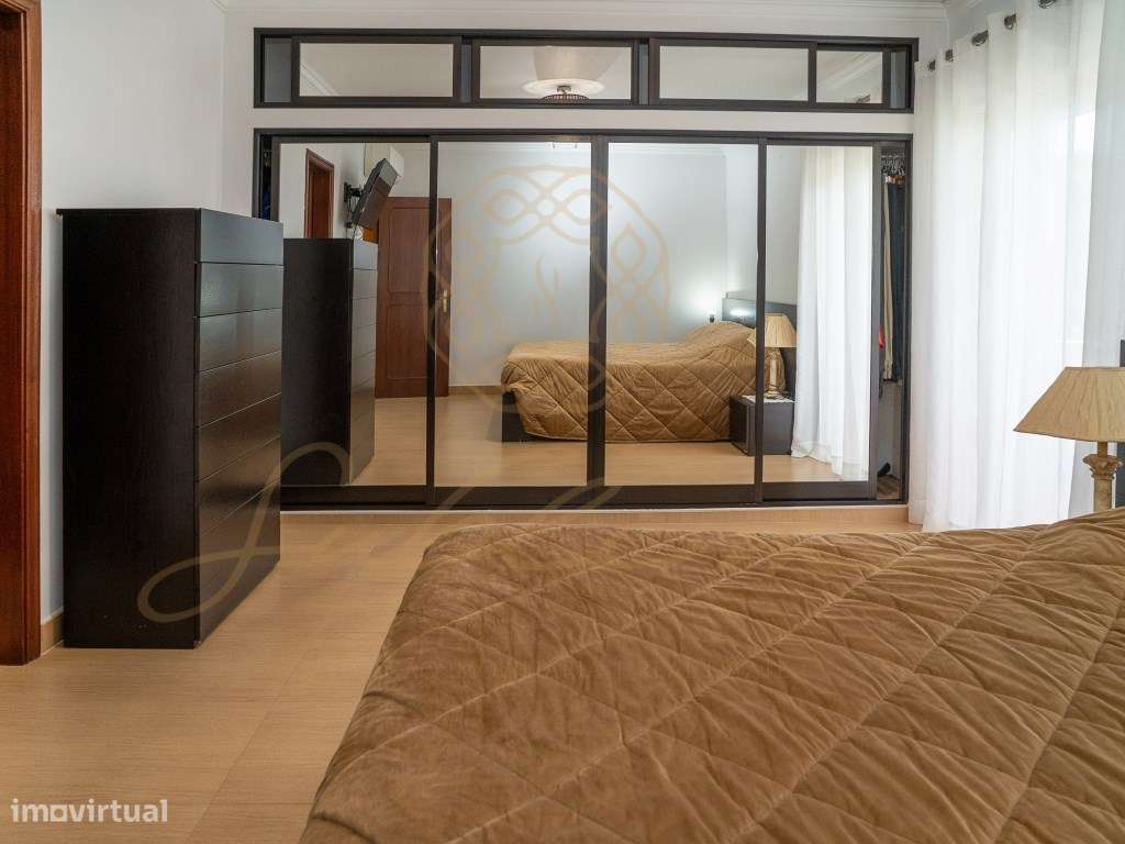 Moradia Isolada com 6 Assoalhadas , Piscina , Garagem Perto das Praias-35