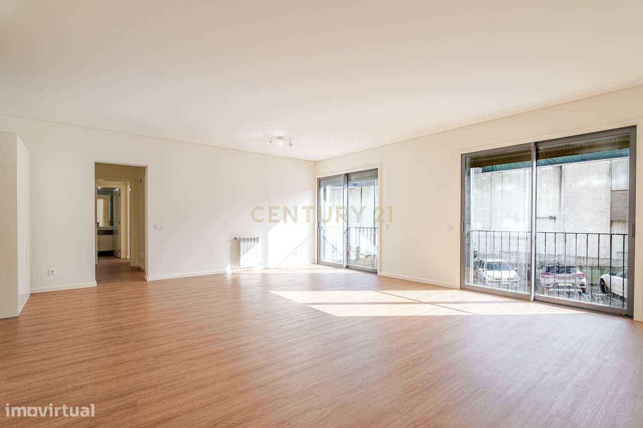 Apartamento T2 praticamente novo , nas Antas, Porto-7