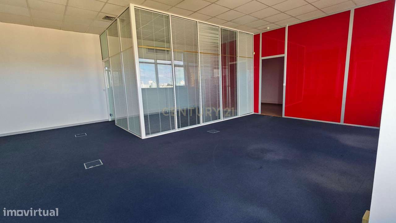 Escritório com Vista Panorâmica e Acessibilidade (junto ao Metro das O - Grande imagem: 4/18