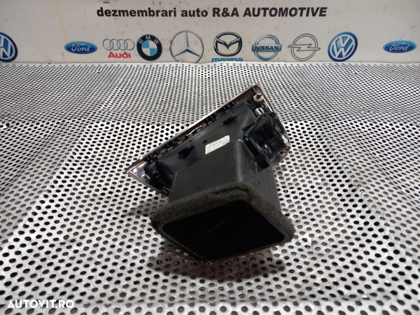 Grila Ventilatie Aerisire Bord Stanga Audi Q7 4L 2007-2008-2009-2010-2011-2012-2013-2014-2015-2016 Grila Audi Q7 - Dezmembrari Arad - 5