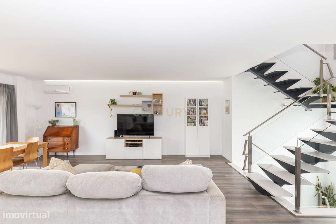 Moradia Isolada T4 de Prestígio – Bairro de São João, Sobreda-13