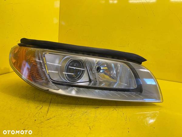 Lampa Prawa Volvo S80 V70 XC70 07-13 Xenon - 1