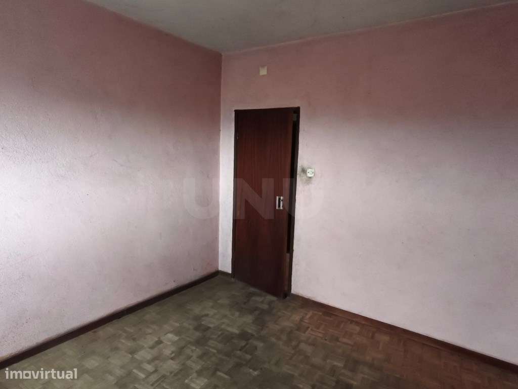 Moradia com vistas para a Serra da Estrela. Fantástica oportunidade!-11