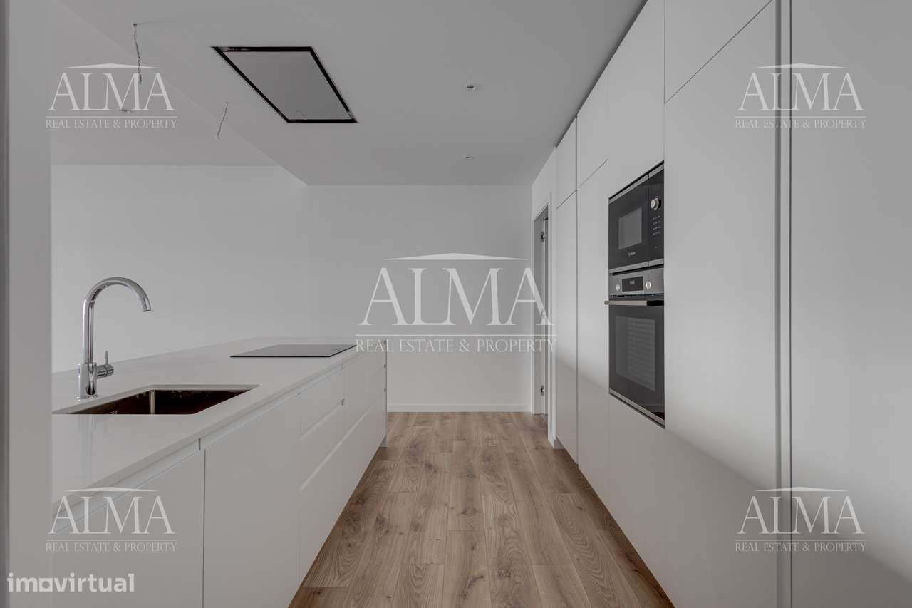 Apartamento T4 novo  na Senhora do Porto-9