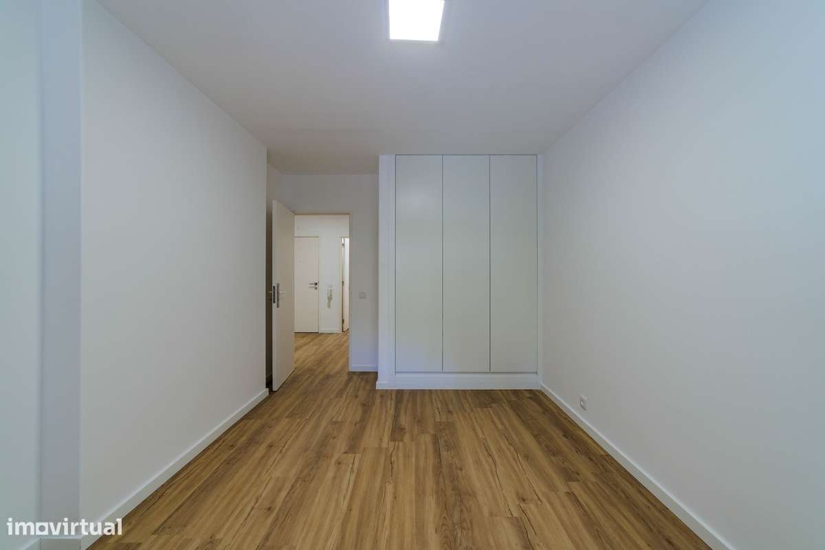 APARTAMENTO T1 | COZINHA EQUIPADA | TERRAÇO | GARAGEM - Grande imagem: 5/13