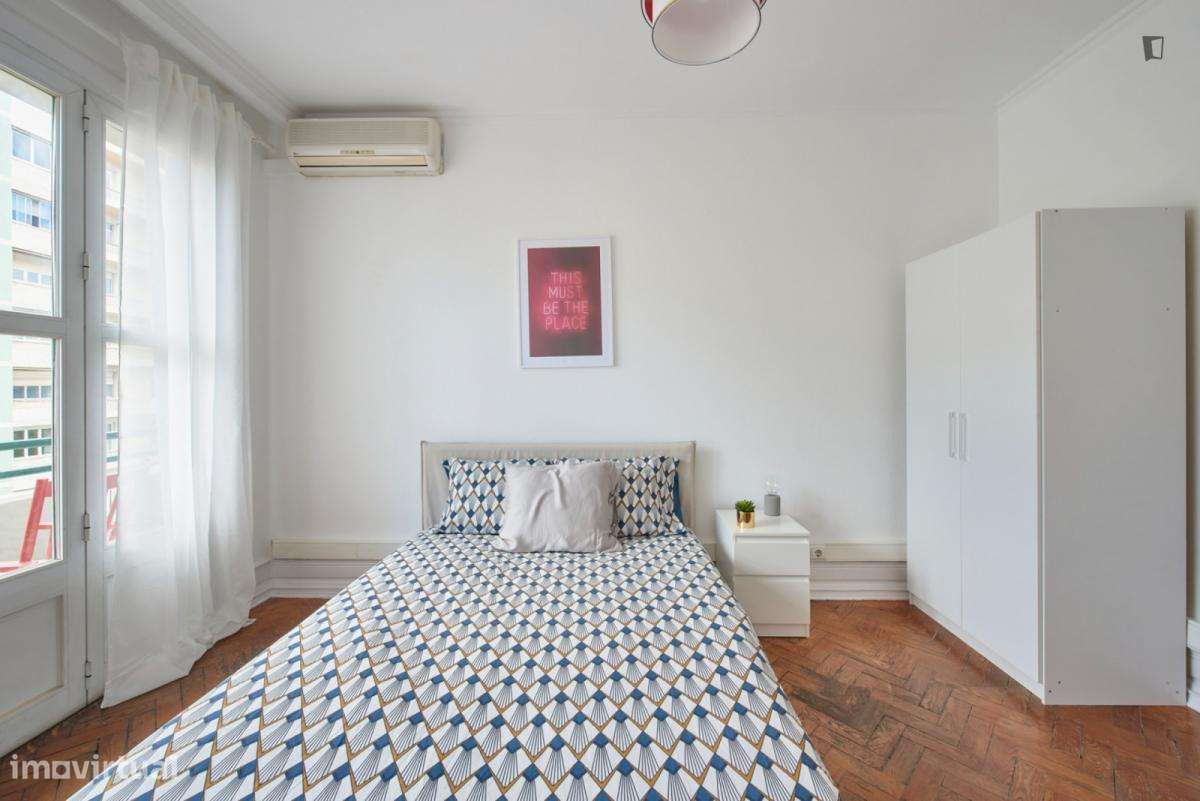 Quarto - localizado em Marquês de Pombal Lisbon - Grande imagem: 4/60