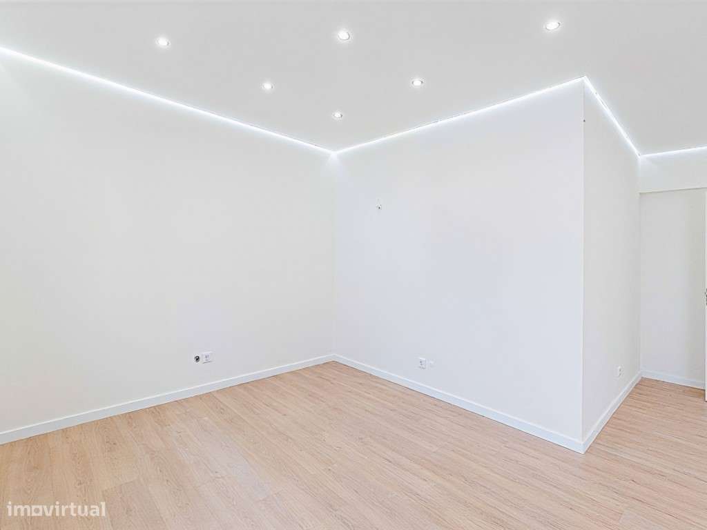 T3 Totalmente Remodelado - Avenida D. José I, Amadora-17