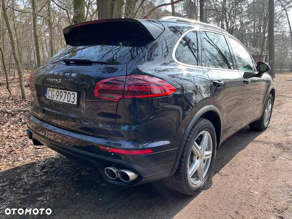 Porsche Cayenne S Diesel Platinum Edition - 35