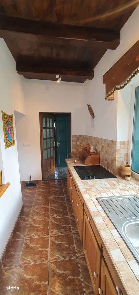 Vând casă în zece Hotare – ideală pentru locuit sau casă de vacanță-12