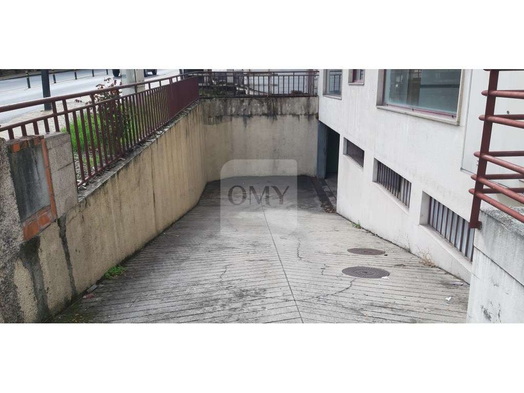 Lugar de Garagem com 13,5 m2 na Rua de Macau em Vila Real - Grande imagem: 4/10