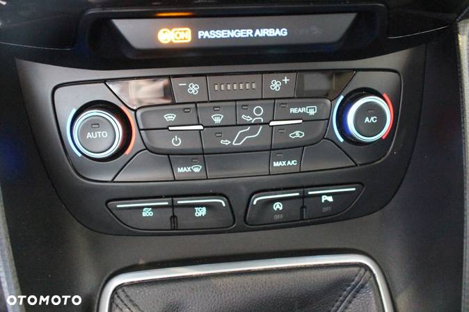 Ford Tourneo Connect - 22
