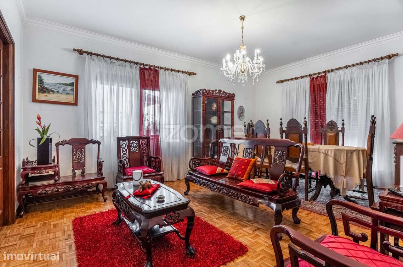 Moradia T4 com Suíte em Nogueira-1