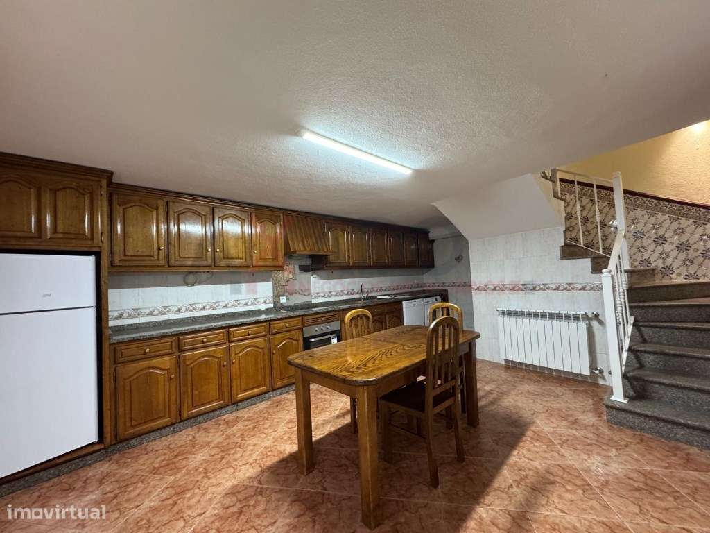 Moradia T3 Remodelada no Centro Histórico de Oliveira do Hospital - Grande imagem: 5/15