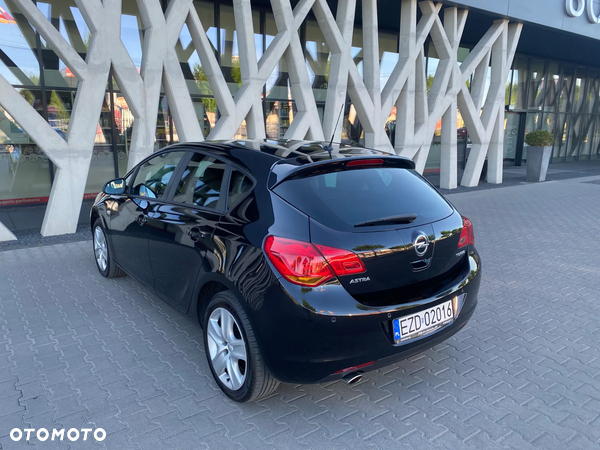 Opel Astra - 11