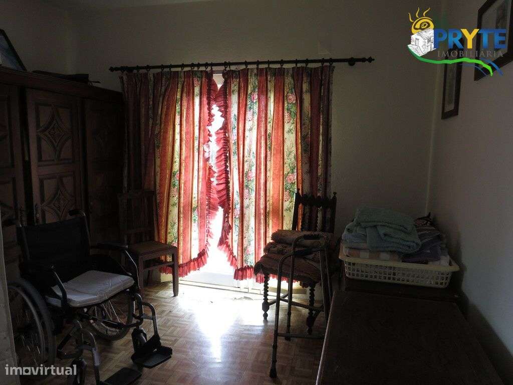 Quinta composta por moradia T4 situada perto de Cernache do Bonjardim-17