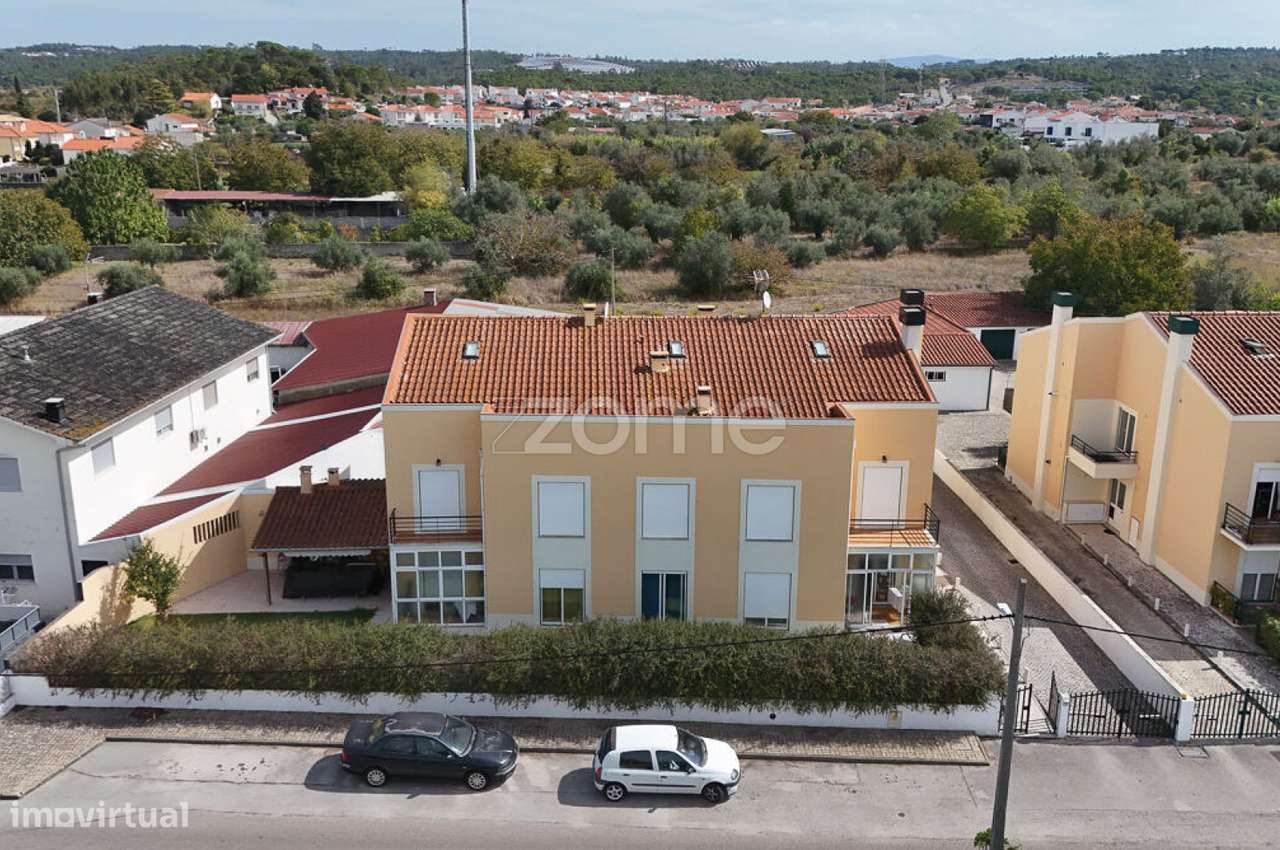 Apartamento T3+2 com Garagem| Cernache, Casconha-0