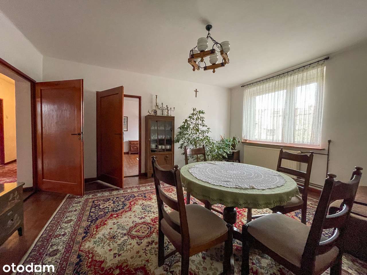 Przestronne wnętrze | 4 niezależne pokoje | podłogi i drzwi drewniane-0